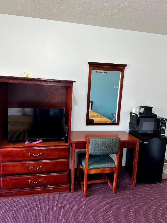 Hotel Attica Inn