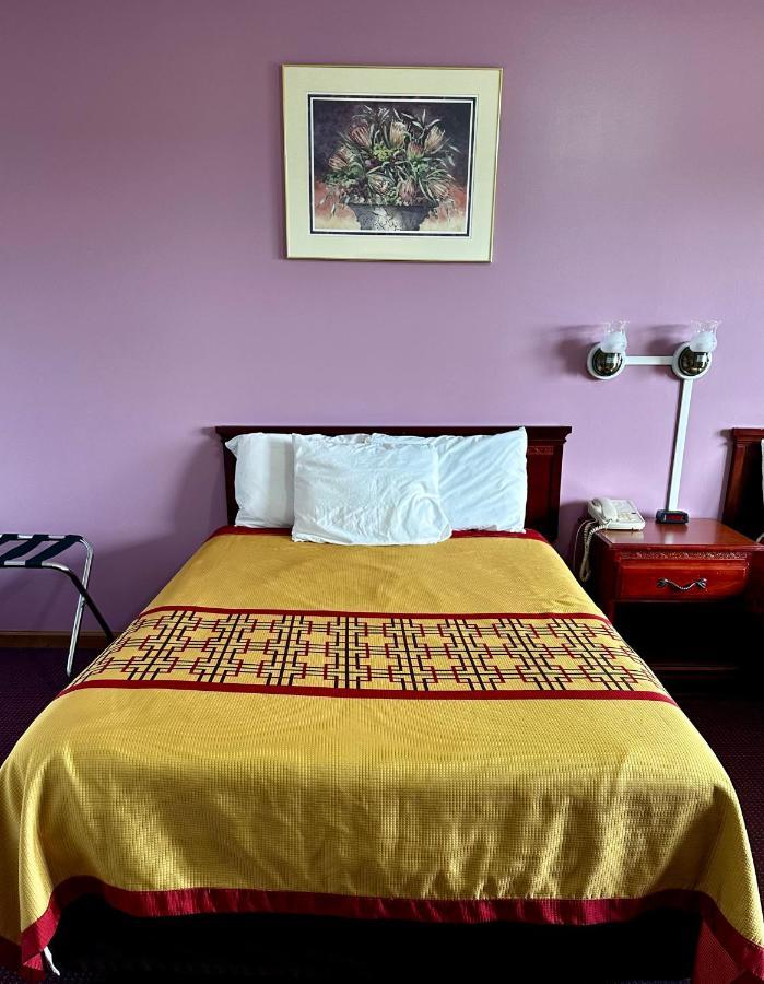 Hotel Attica Inn