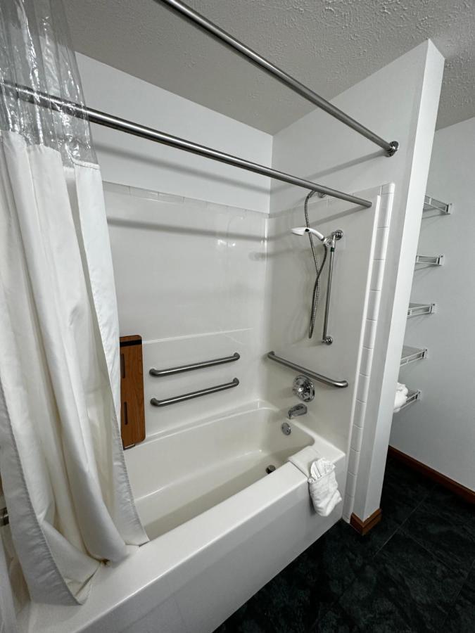 Hotel Attica Inn