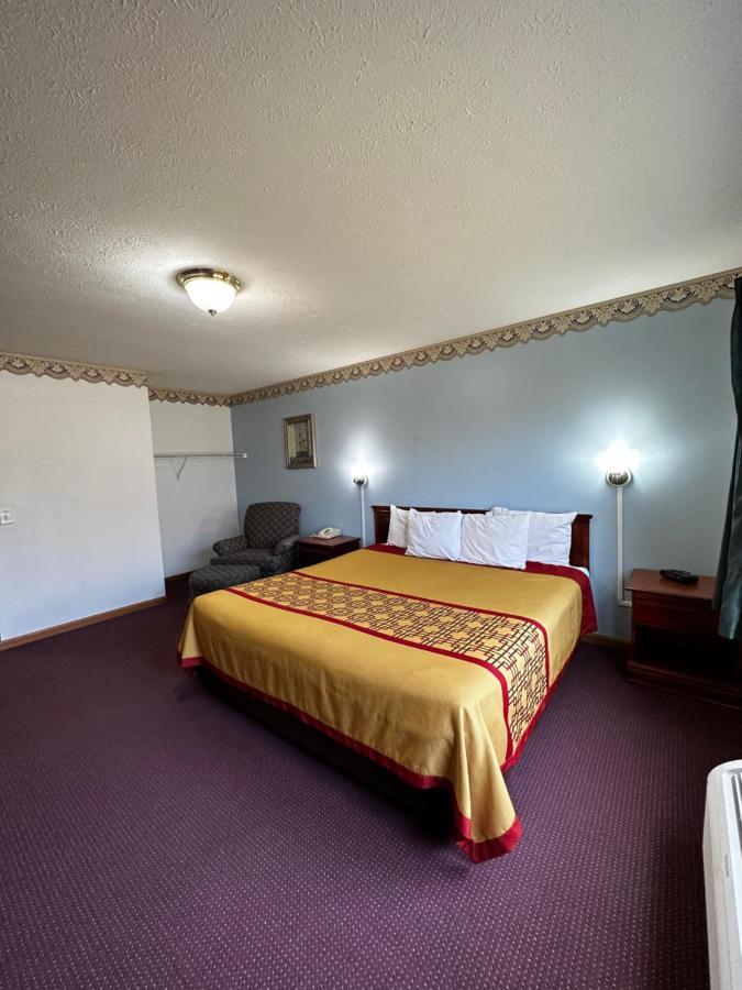 Hotel Attica Inn