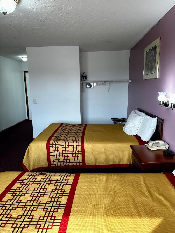 Attica Inn Hotel